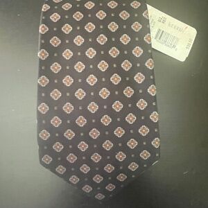 Roundtree & Yorke - Men's Tie Black w/Green & Orange Geometric Shapes 100% Silk